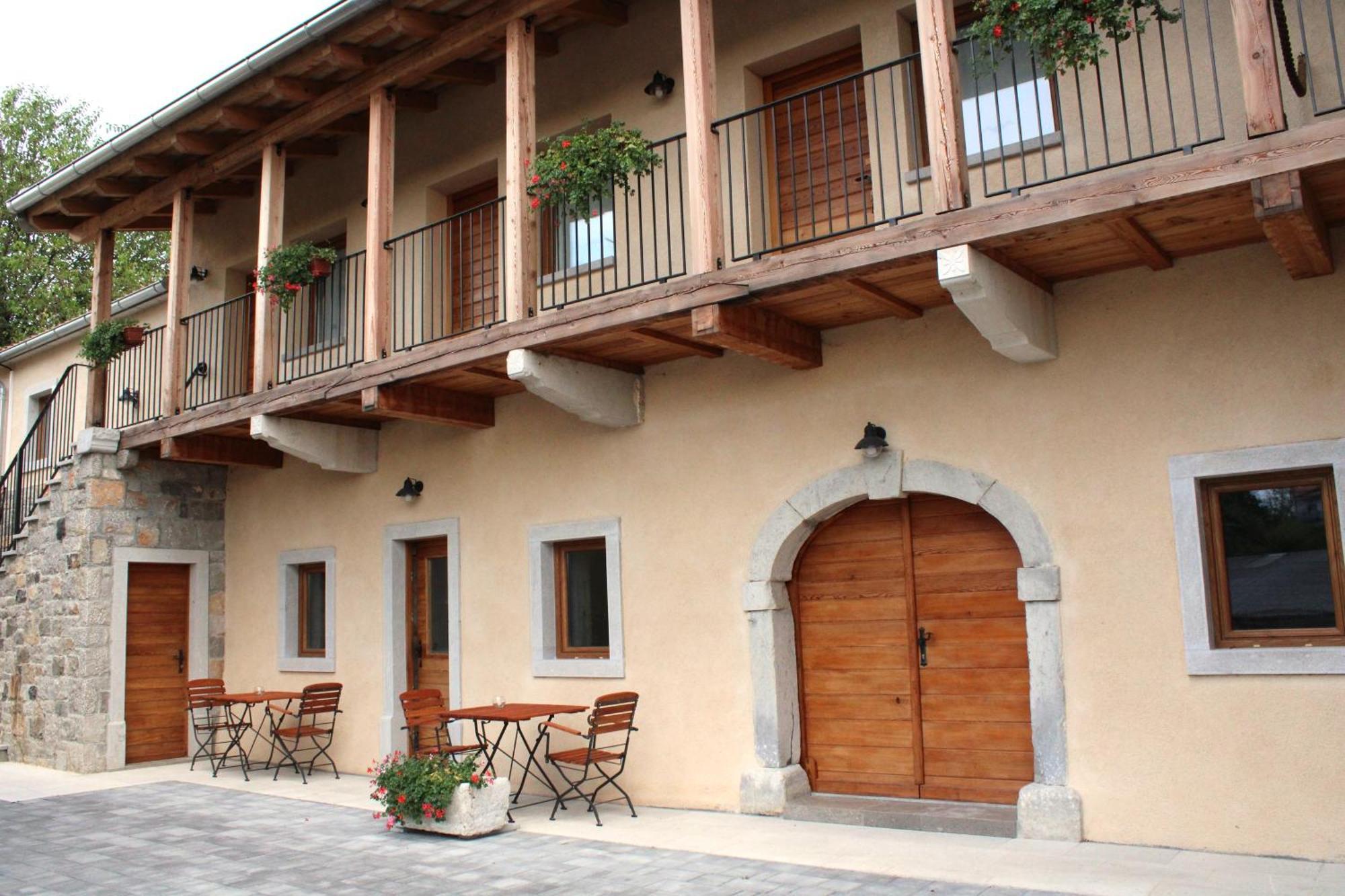 G House Hotel Dutovlje Kültér fotó